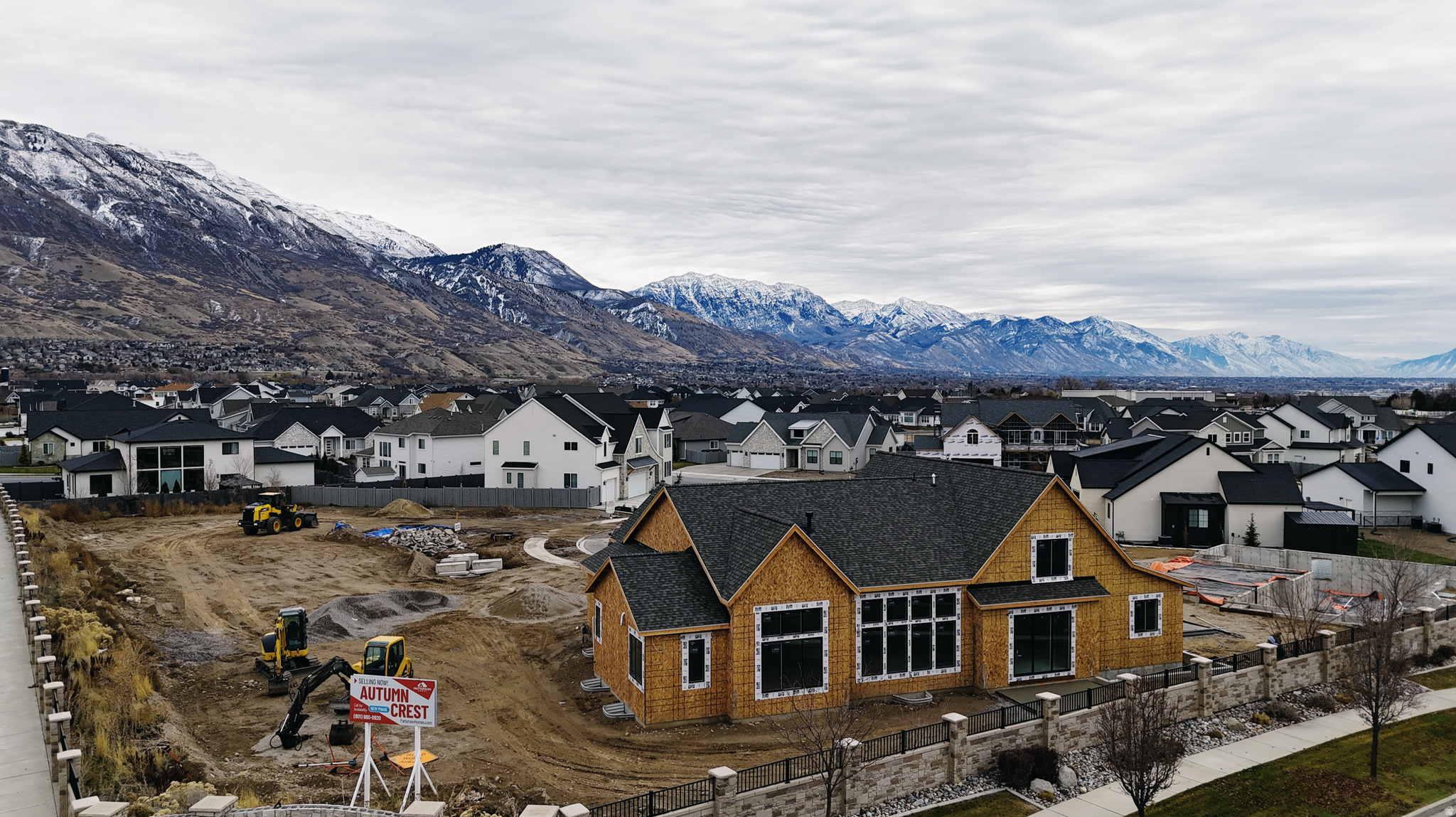 AUTUMN CREST - Residential