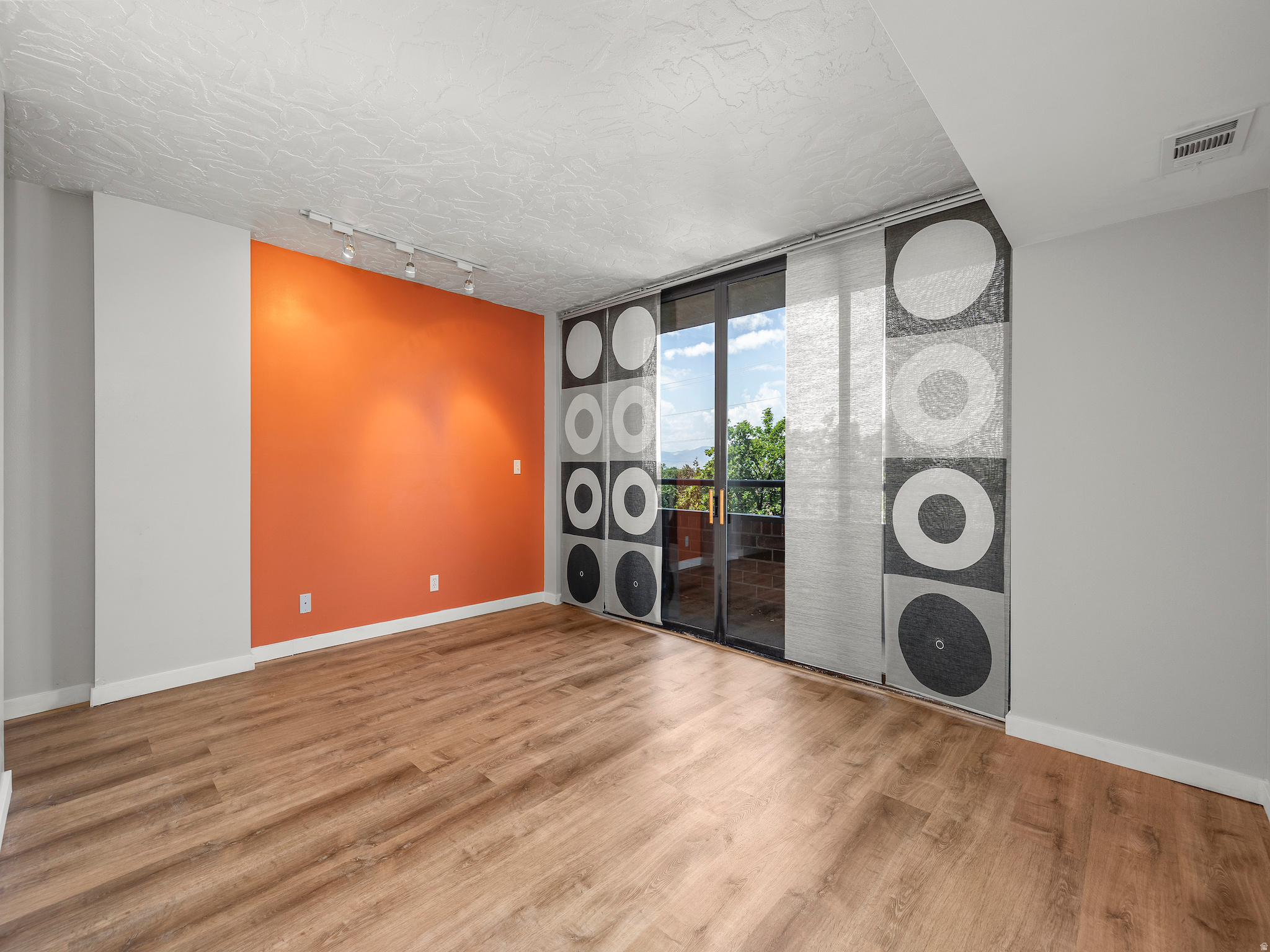 ARLINGTON - Residential