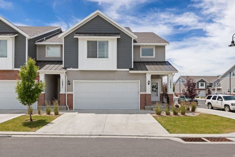 Townhouse For Sale - 10835 N Black Shale Loop<br/> Highland, UT 84003