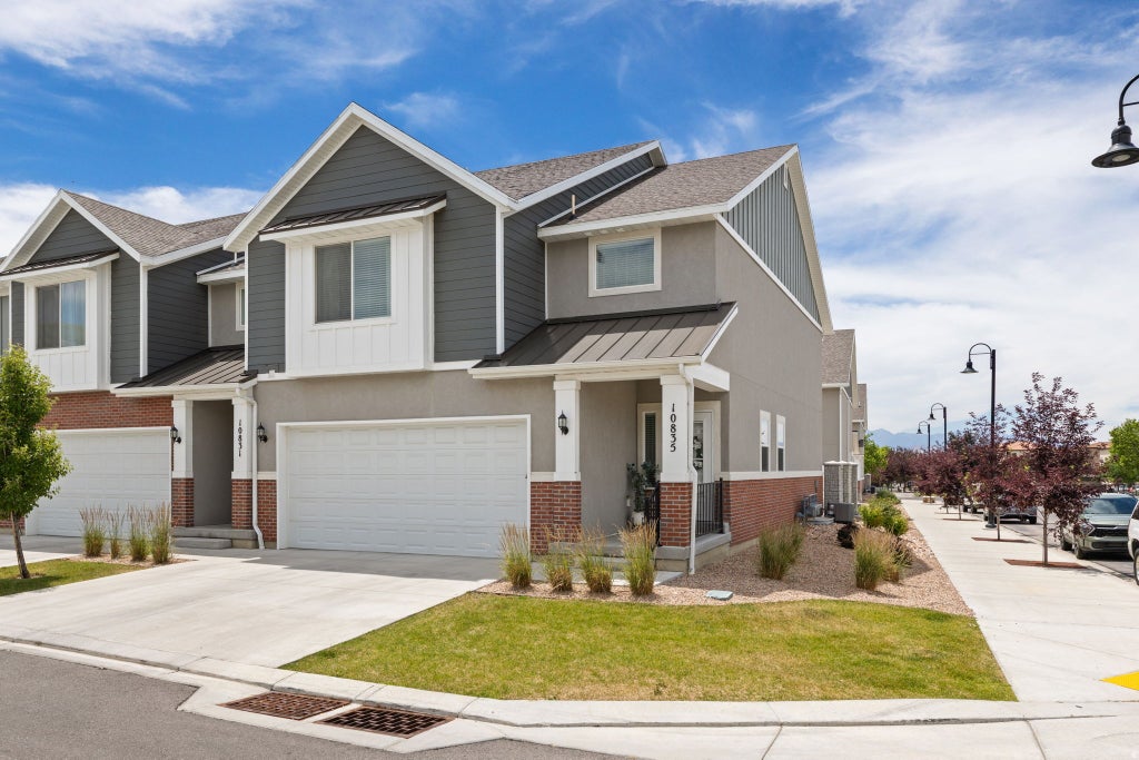 Photo of 10835 N BLACK SHALE LOOP, Highland, UT 84003 (MLS # 2166043)