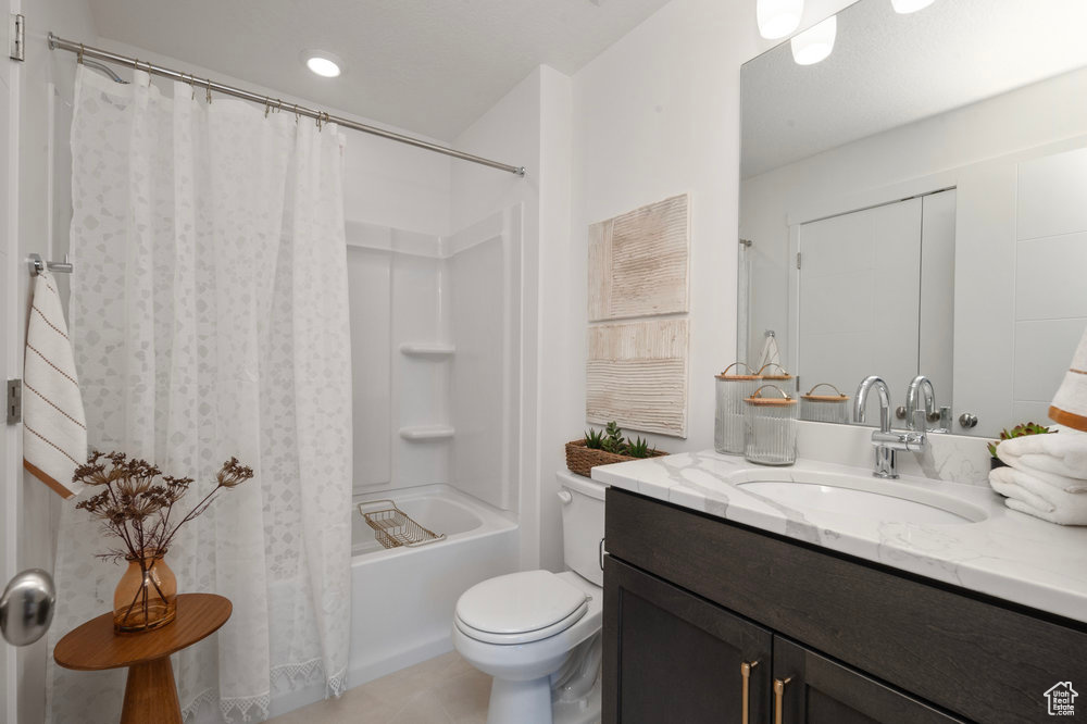 AXIS TOWNHOMES - Residential