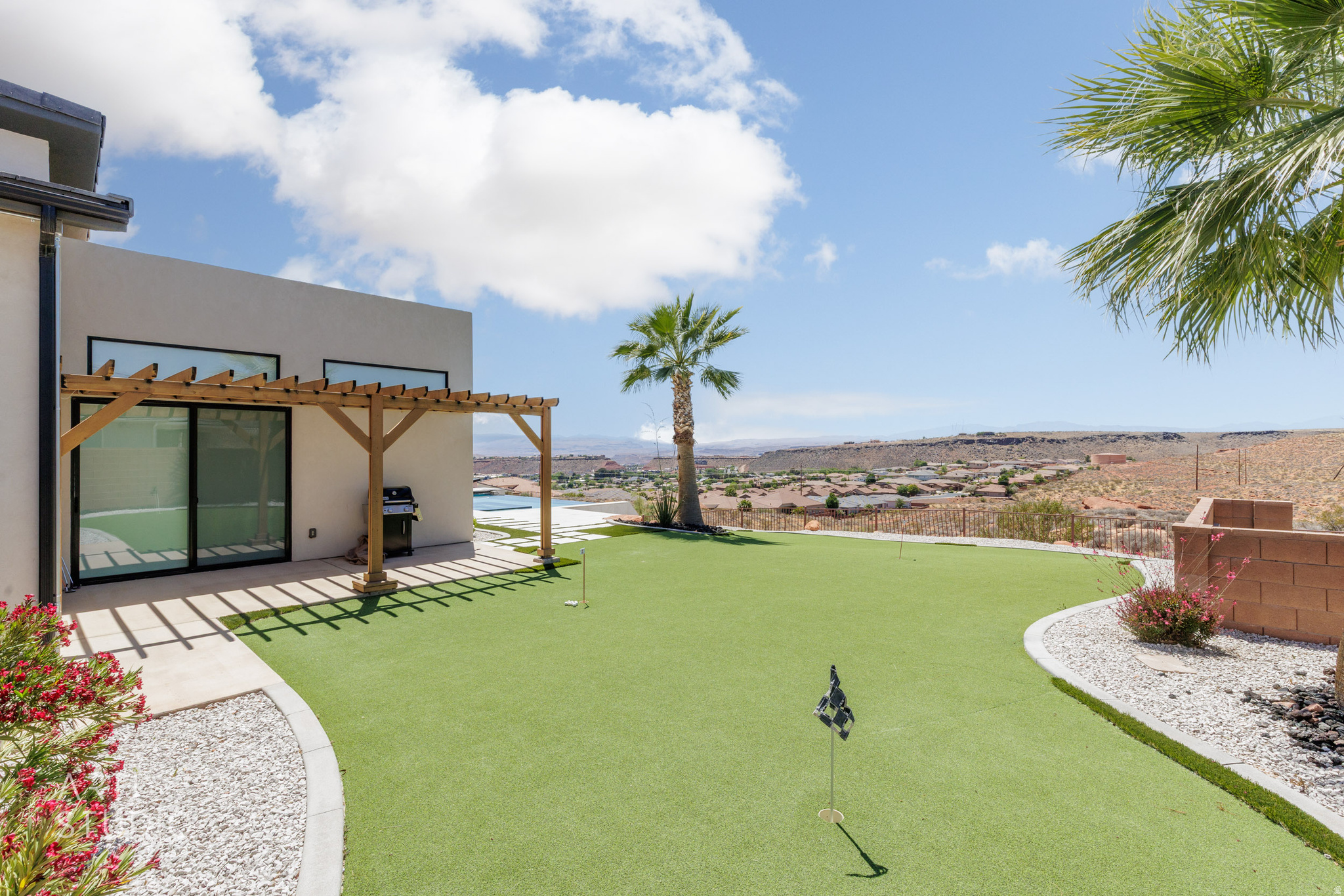 EAGLE SUMMIT ESTATES AMD - Residential