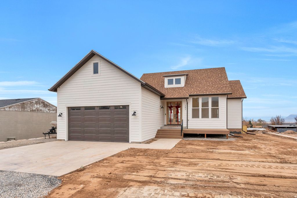 Photo of 155 E 300 S, Santaquin, UT 84655 (MLS # 2124266)