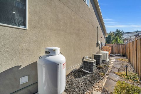 Tiny photo for 1917 E ASPEN LEAF PL, Draper, UT 84020 (MLS # 2137499)