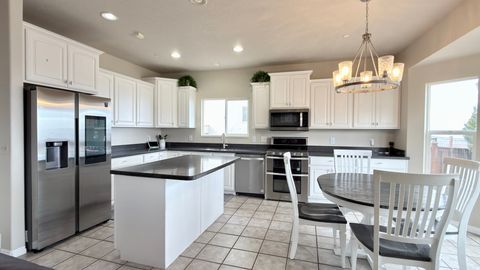 Tiny photo for 1917 E ASPEN LEAF PL, Draper, UT 84020 (MLS # 2137499)