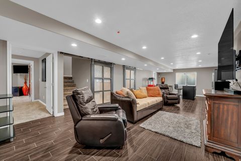 Tiny photo for 1917 E ASPEN LEAF PL, Draper, UT 84020 (MLS # 2137499)