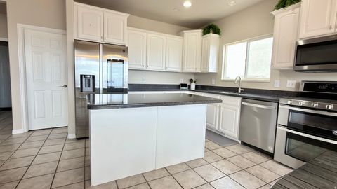 Tiny photo for 1917 E ASPEN LEAF PL, Draper, UT 84020 (MLS # 2137499)