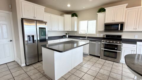 Tiny photo for 1917 E ASPEN LEAF PL, Draper, UT 84020 (MLS # 2137499)