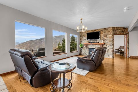 Tiny photo for 1917 E ASPEN LEAF PL, Draper, UT 84020 (MLS # 2137499)