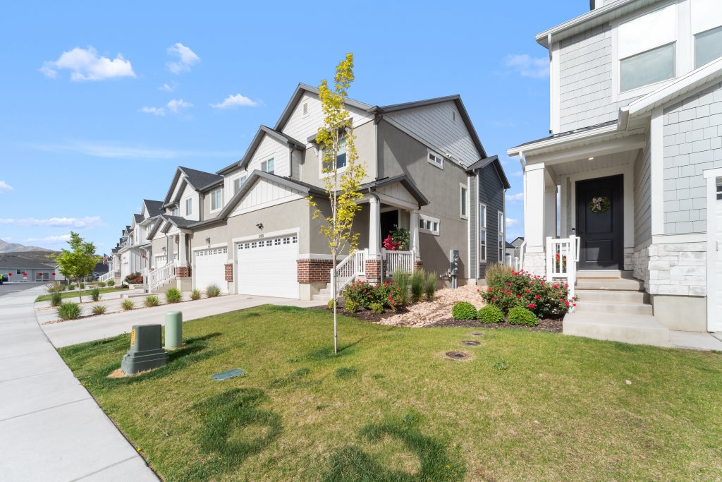 Photo of 999 N LEDGER DR, Saratoga Springs, UT 84045 (MLS # 2164573)