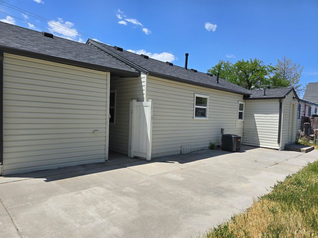 Photo of 506 N 1000 W W, Salt Lake City, UT 84116 (MLS # 2144805)