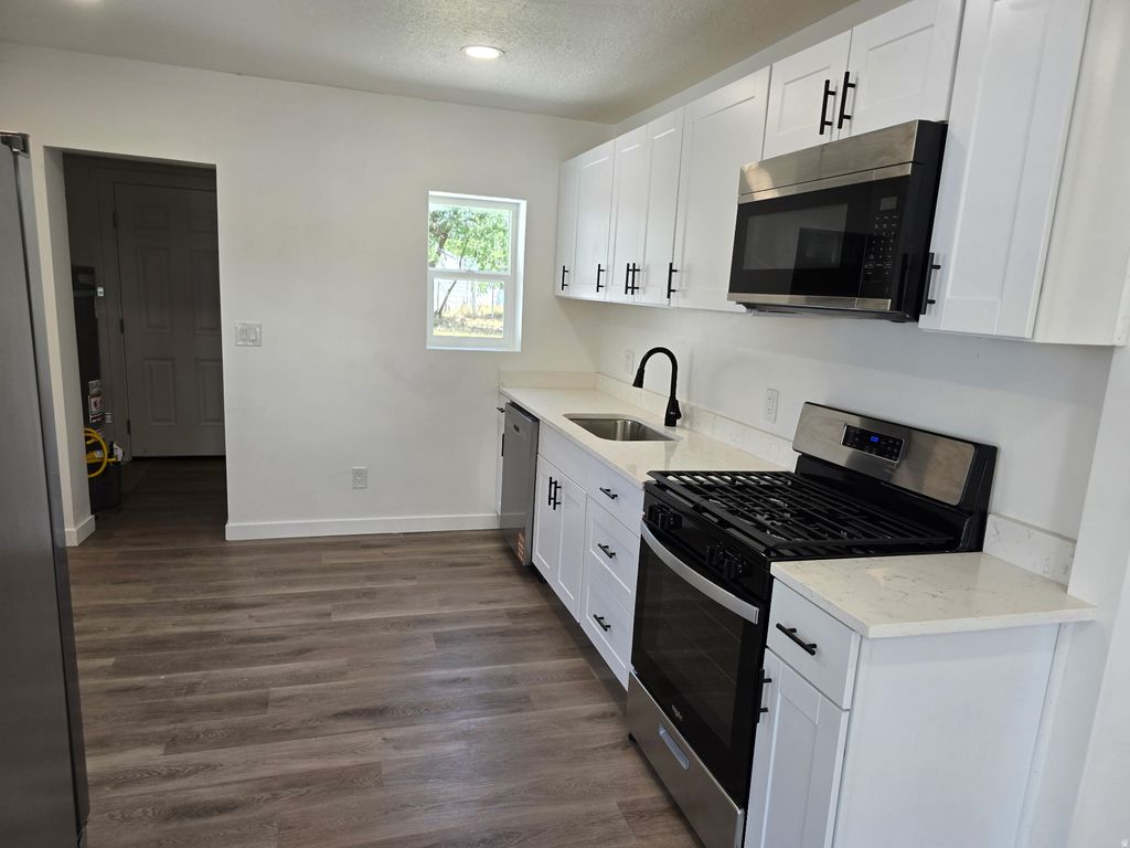Photo of 506 N 1000 W W, Salt Lake City, UT 84116 (MLS # 2144805)