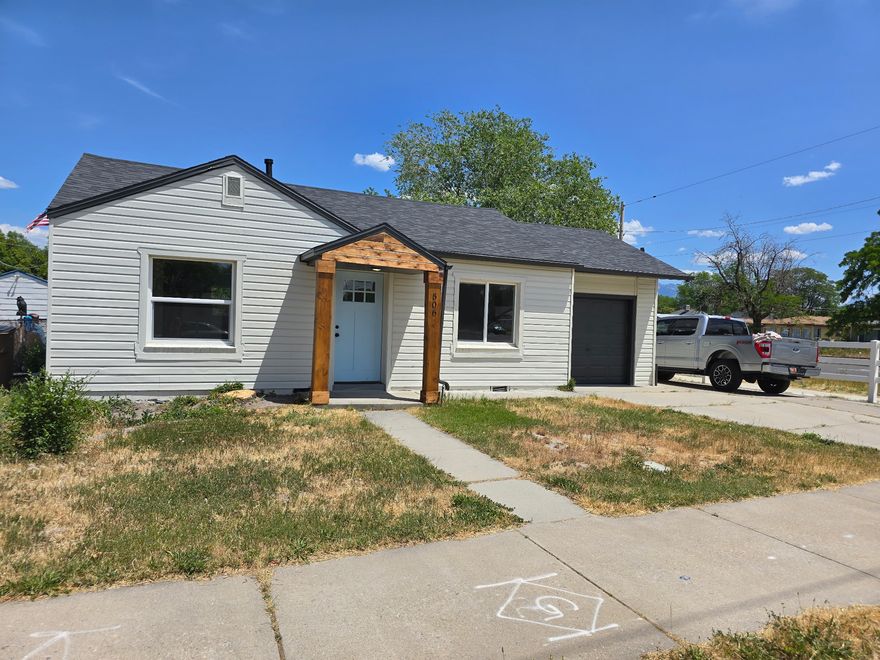 Fully remodeled single level living house in very convenient location close to downtown and State Fair Park.Nice wide street and corner lot location with large backyard for possible ADU and lond RV parking on the side.Located in Salt Lake most developing area.