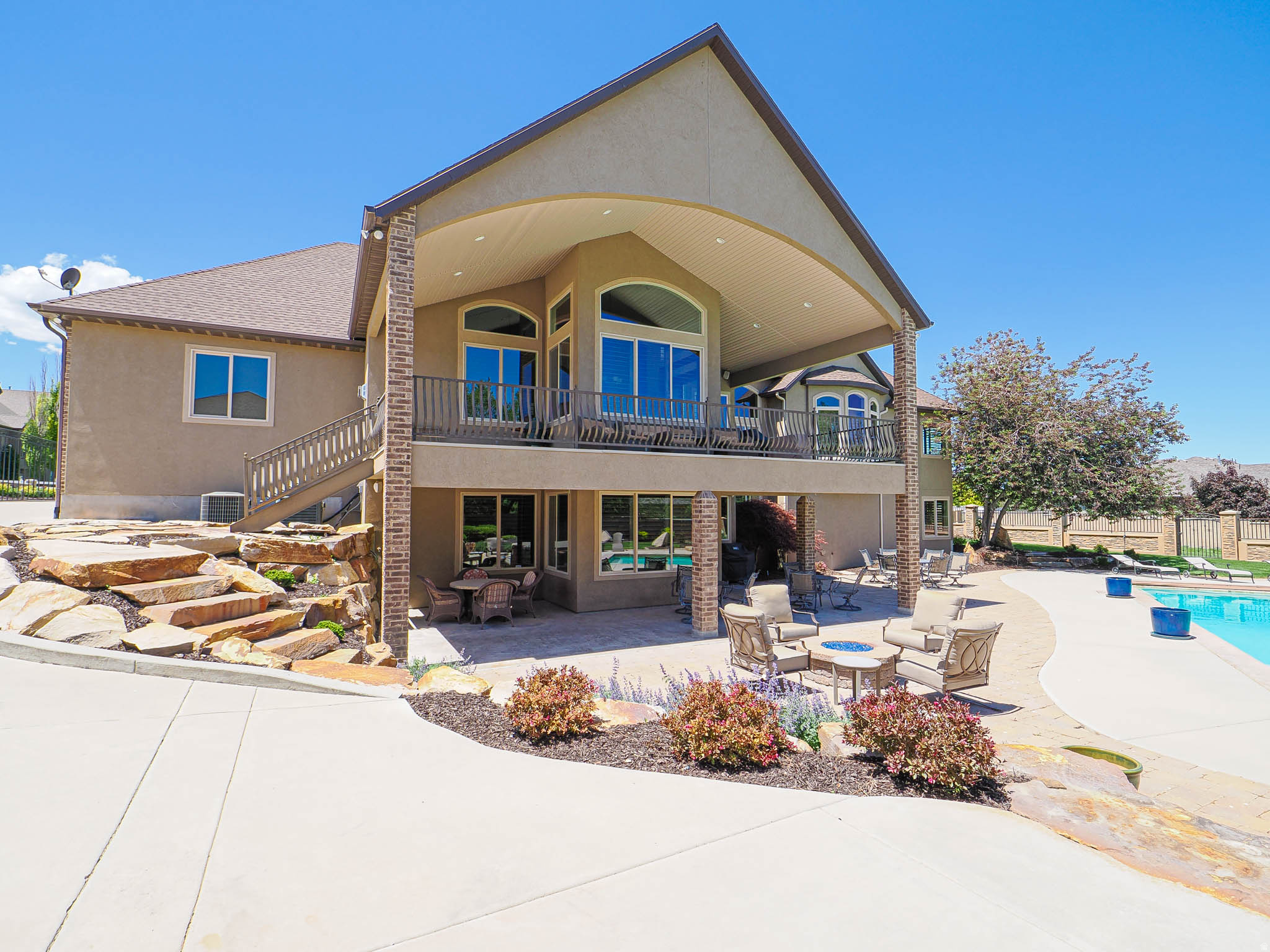 CASCADE COVE - Residential