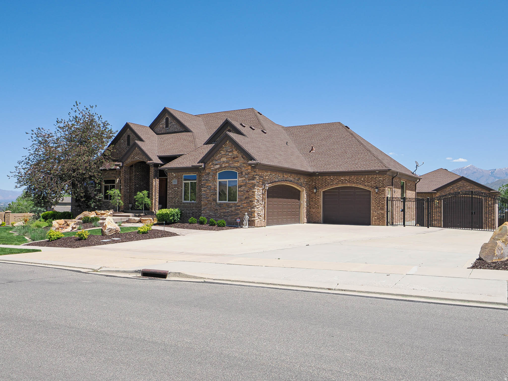 CASCADE COVE - Residential