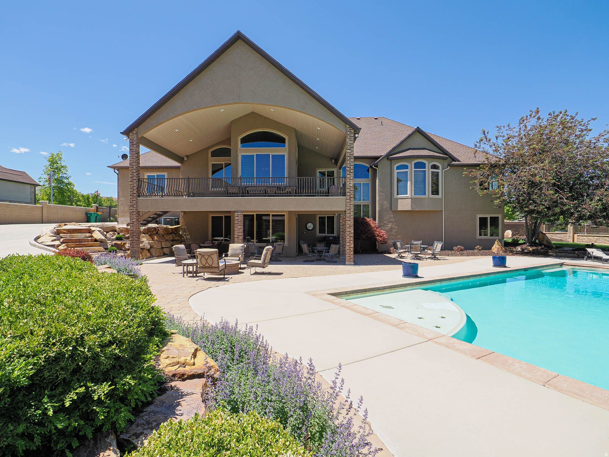 CASCADE COVE - Residential