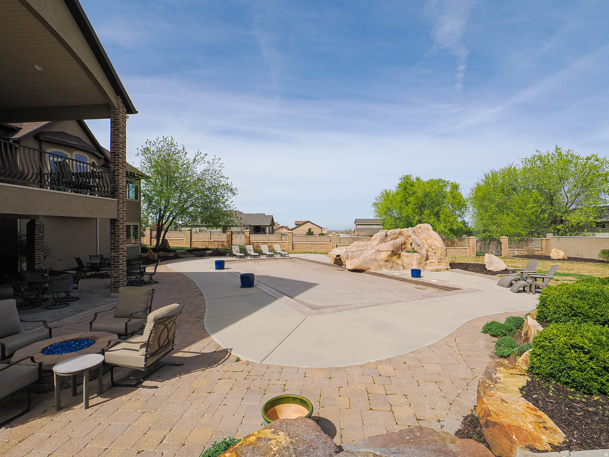 CASCADE COVE - Residential