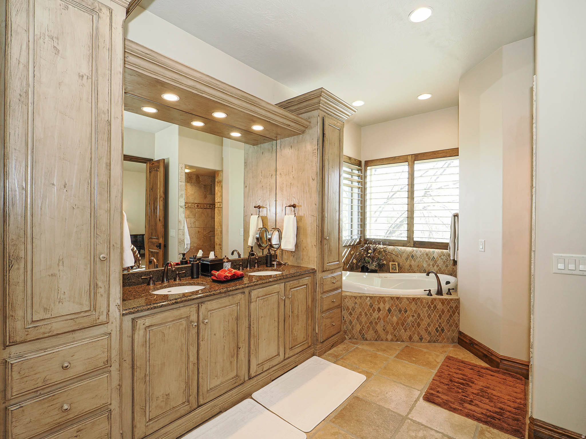 CASCADE COVE - Residential