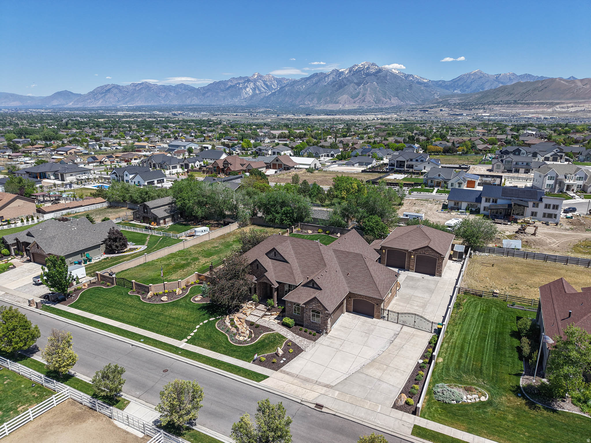 CASCADE COVE - Residential