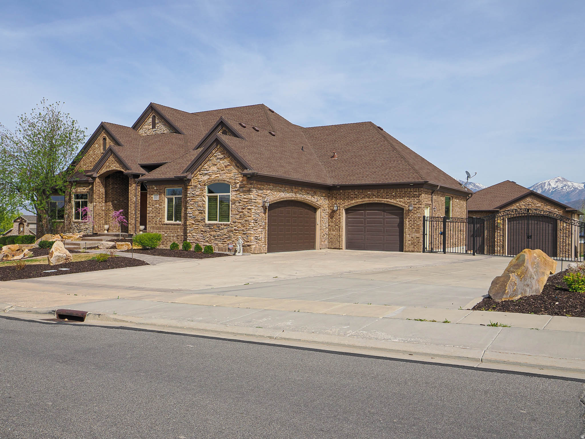 CASCADE COVE - Residential