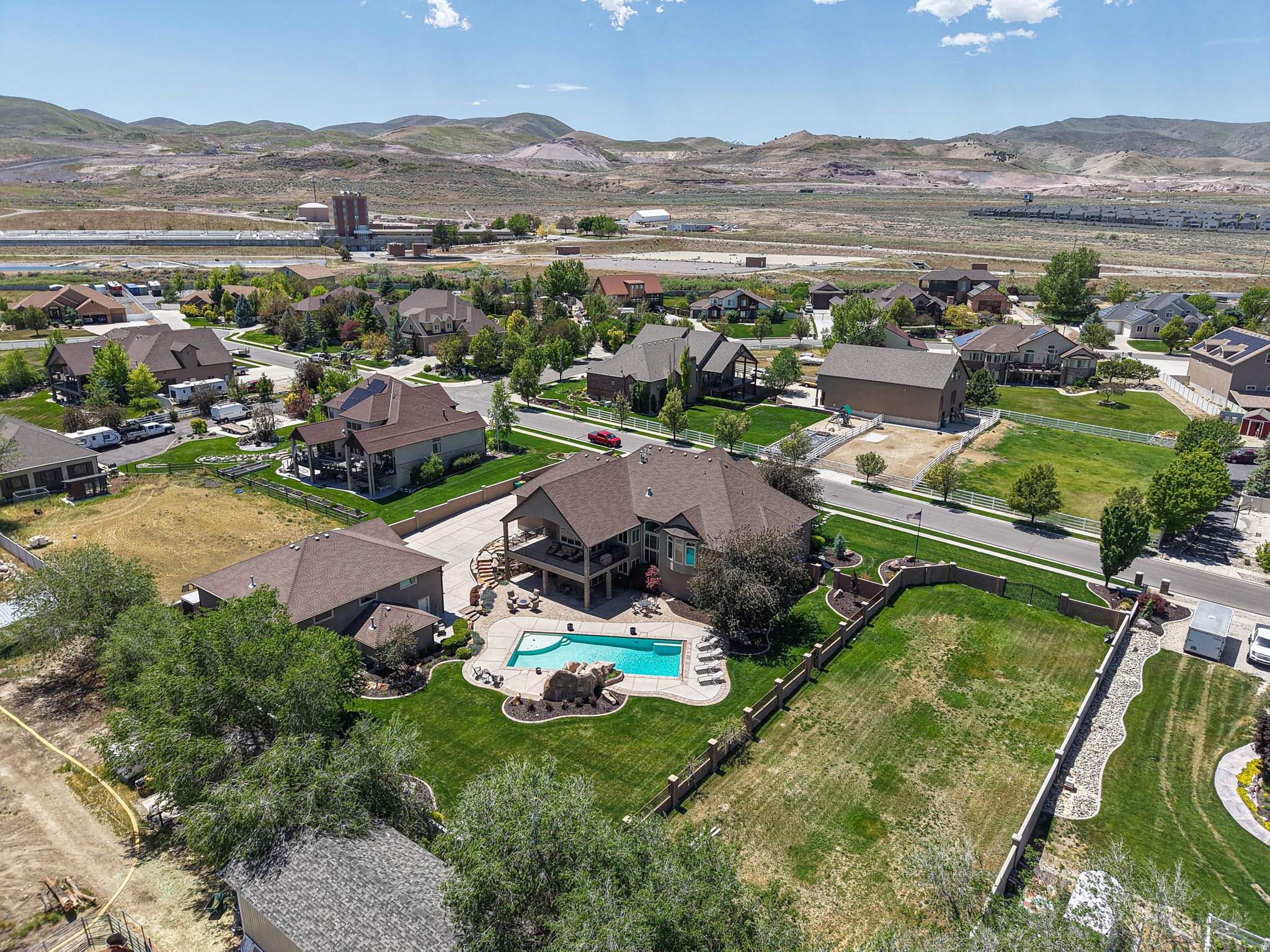 CASCADE COVE - Residential