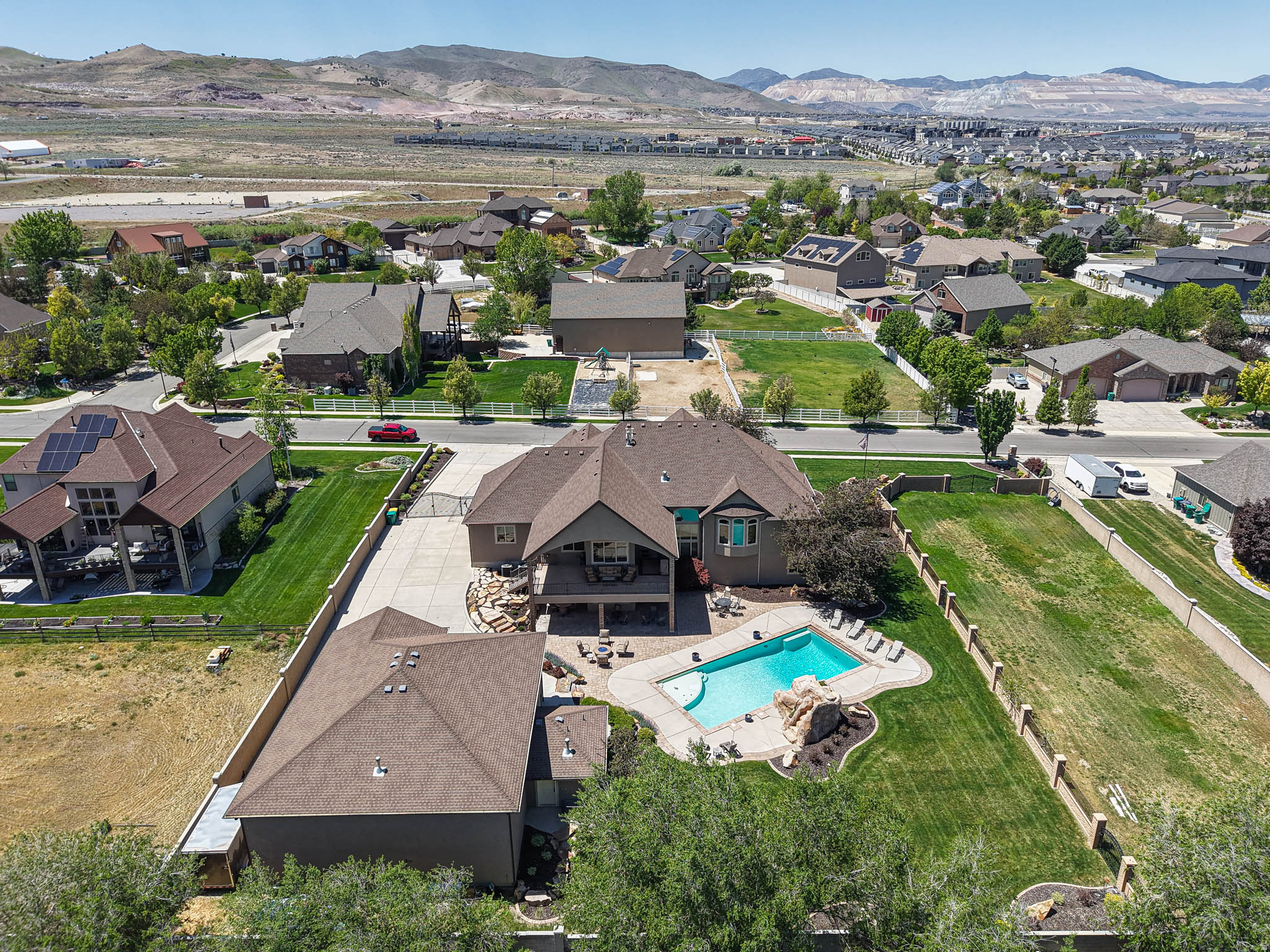 CASCADE COVE - Residential