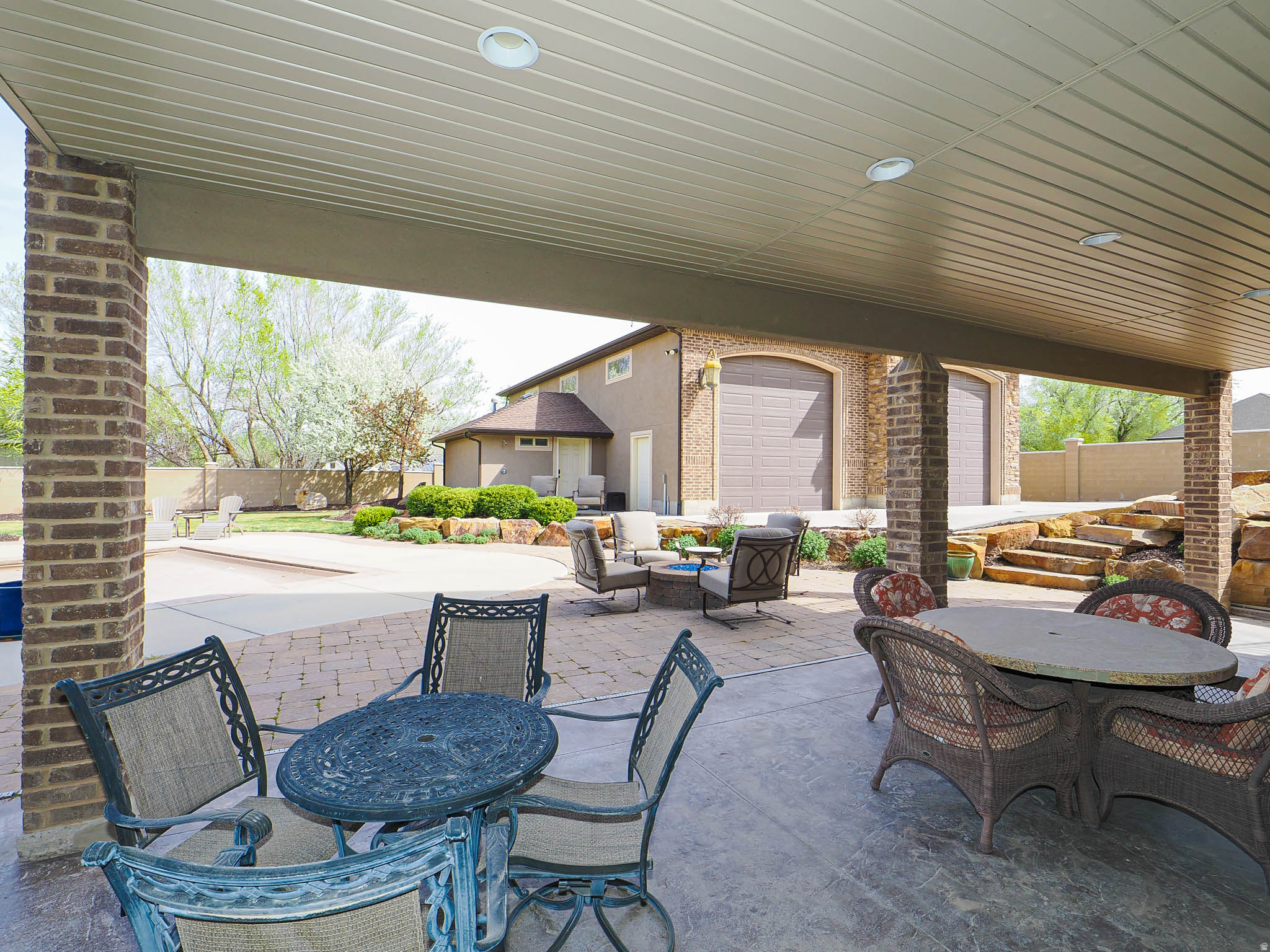 CASCADE COVE - Residential