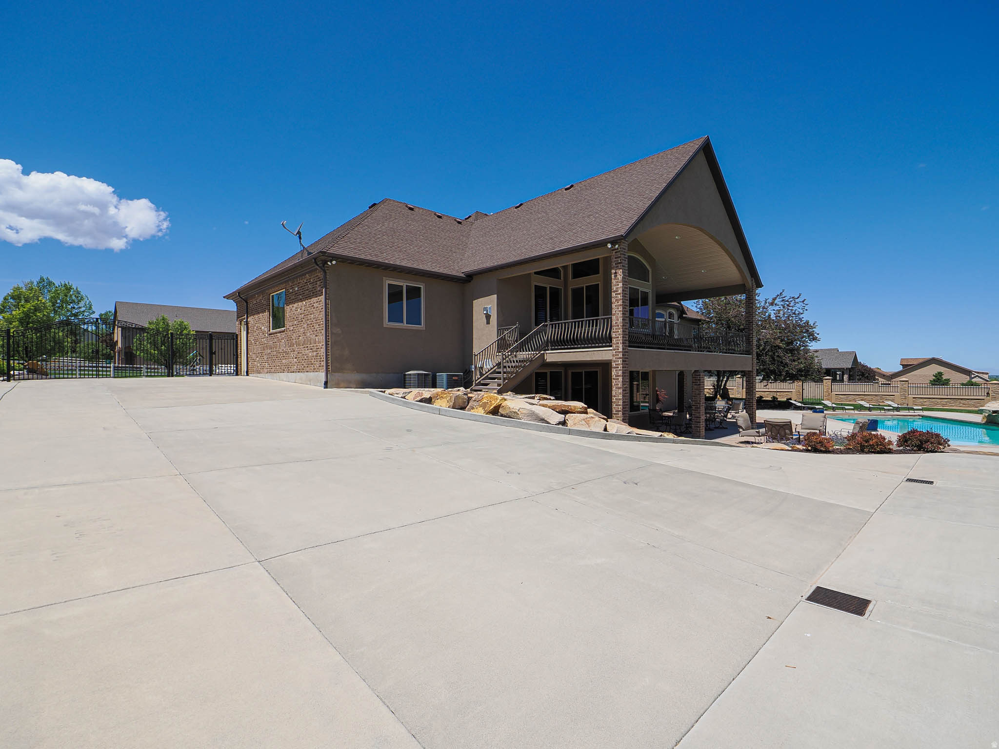 CASCADE COVE - Residential