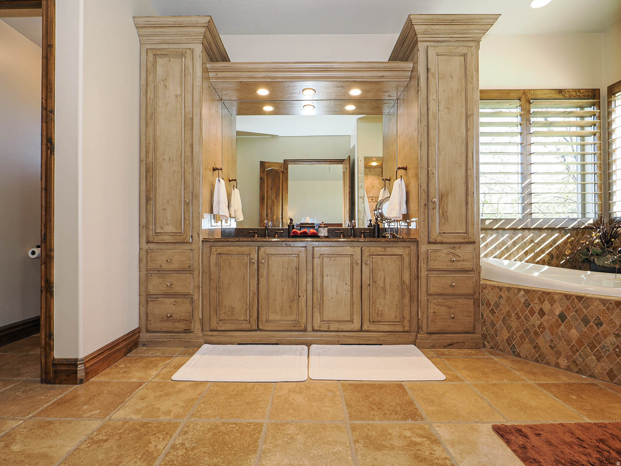 CASCADE COVE - Residential