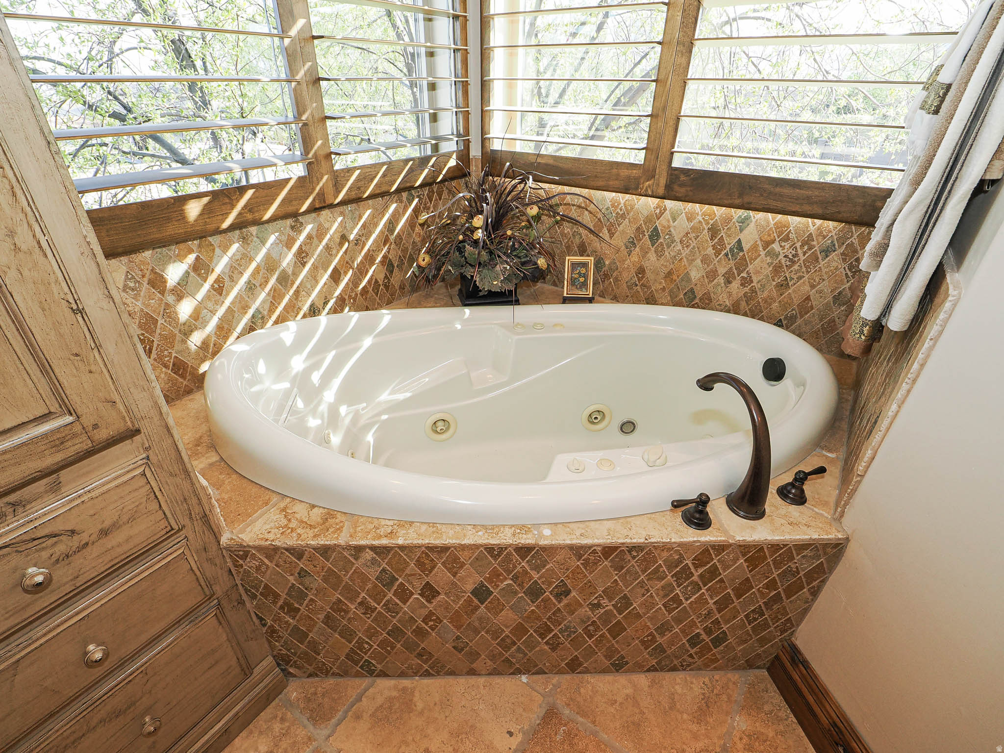 CASCADE COVE - Residential