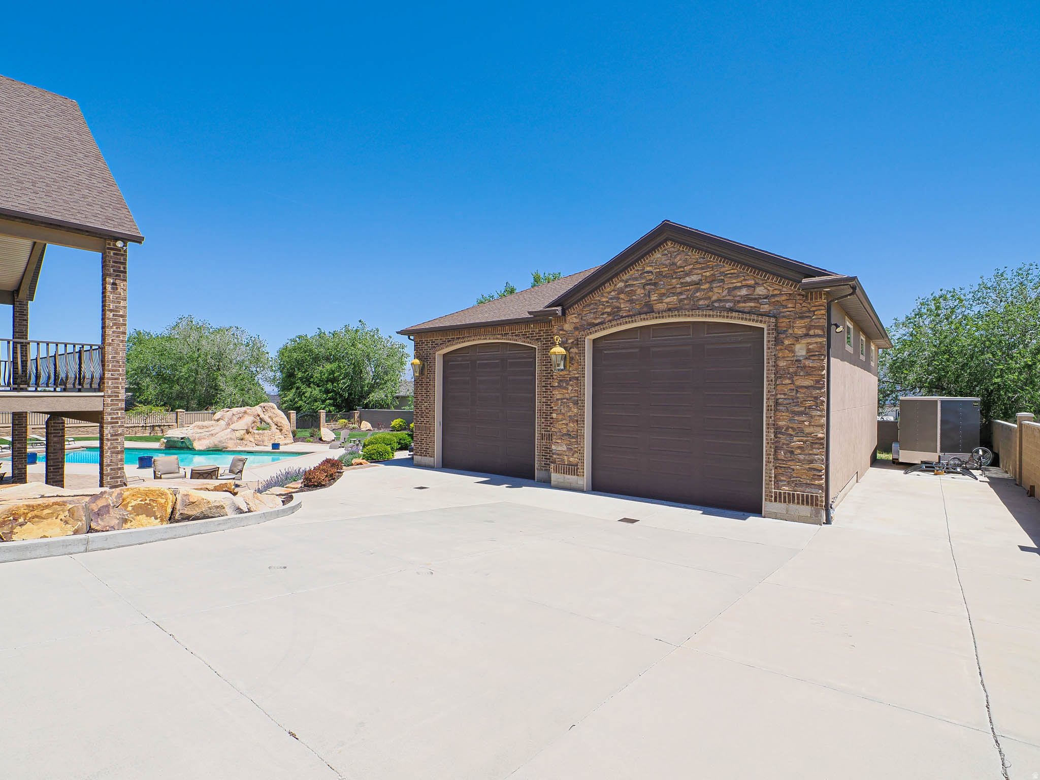 CASCADE COVE - Residential