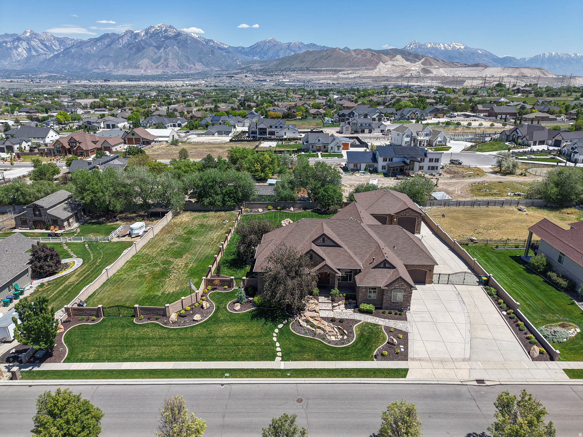 CASCADE COVE - Residential