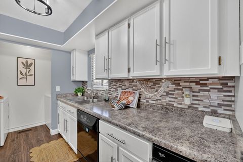 Tiny photo for 9144 S JEFFERSON PL, Sandy, UT 84070 (MLS # 2124695)