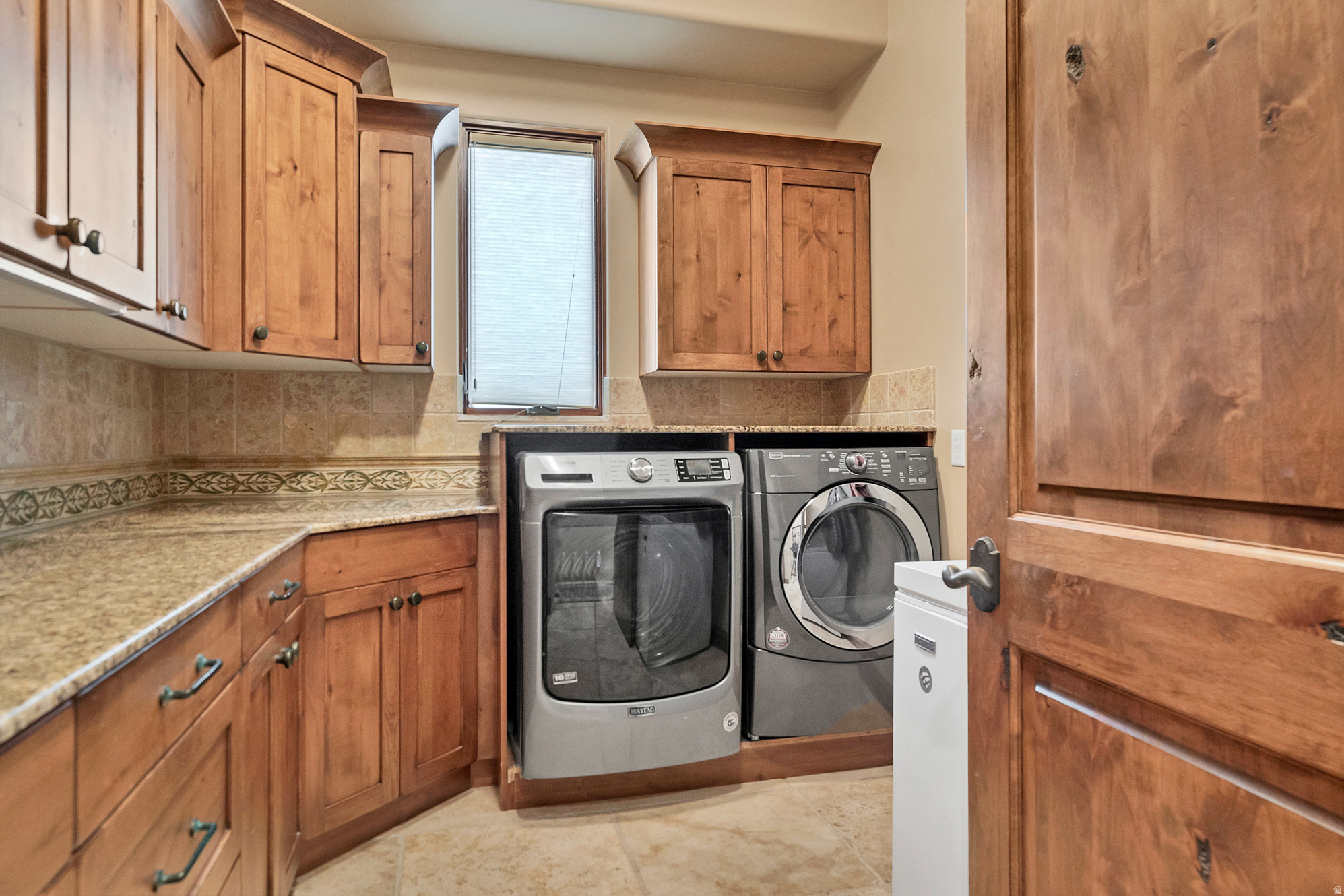 WHISPER RIDGE - Residential