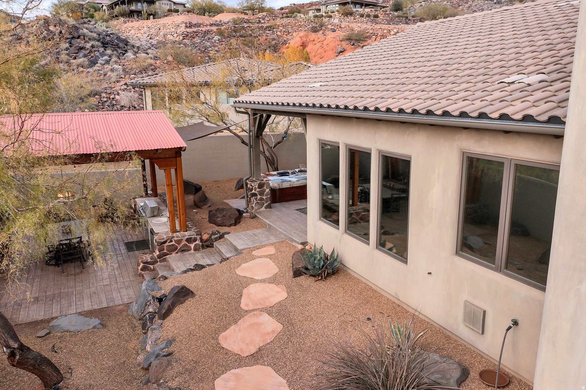 WHISPER RIDGE - Residential