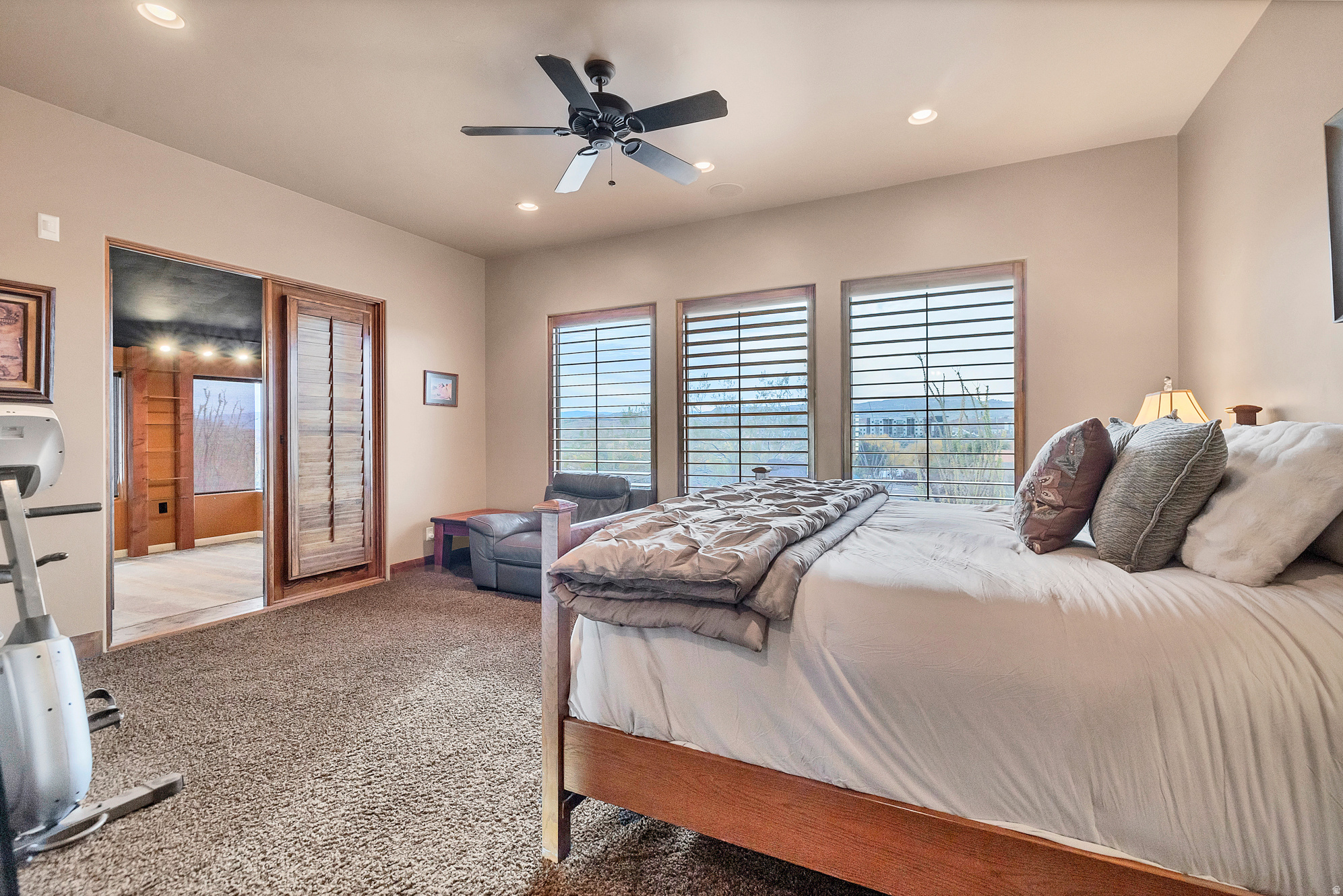 WHISPER RIDGE - Residential