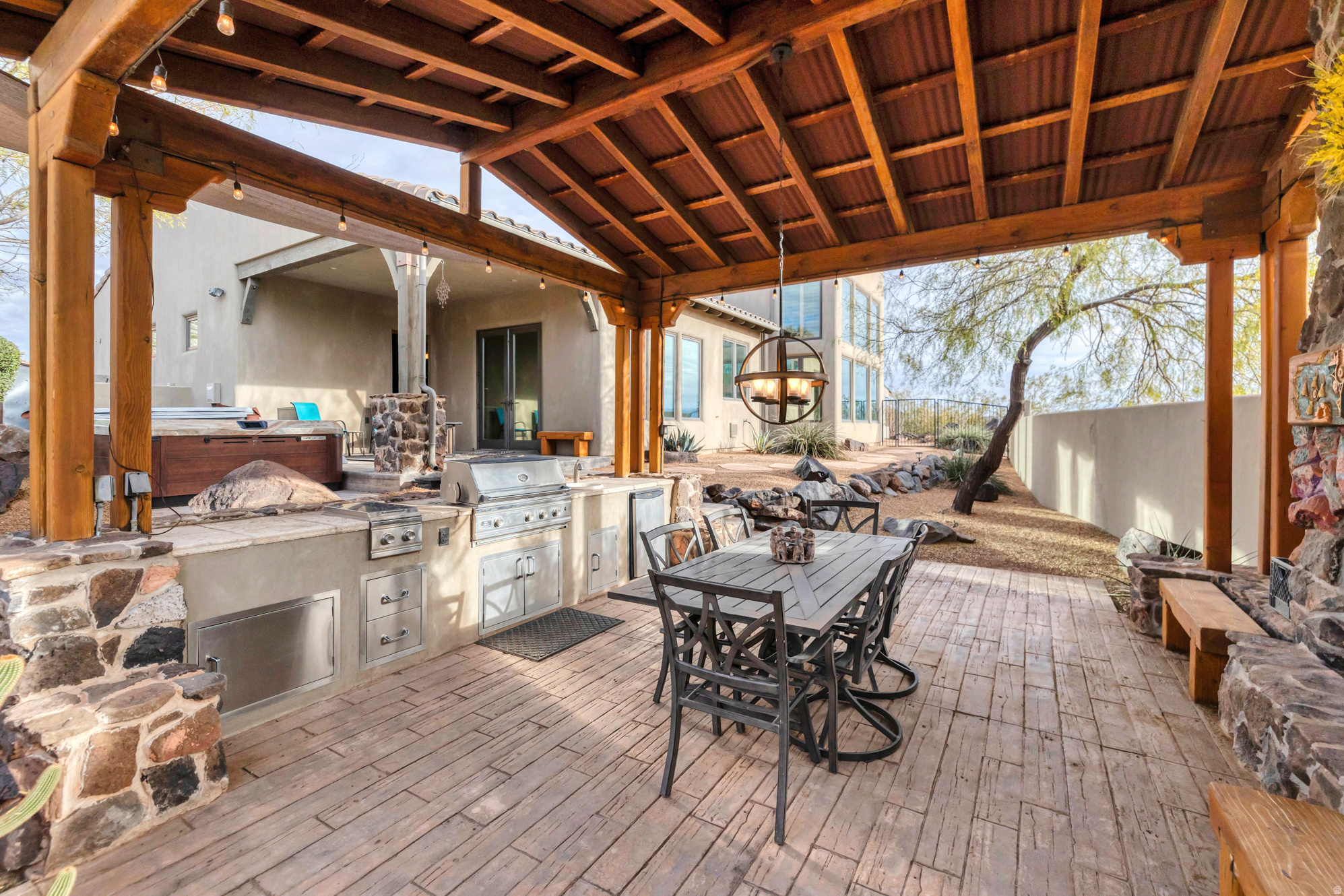 WHISPER RIDGE - Residential