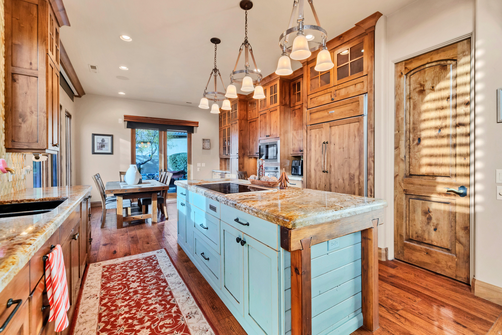 WHISPER RIDGE - Residential