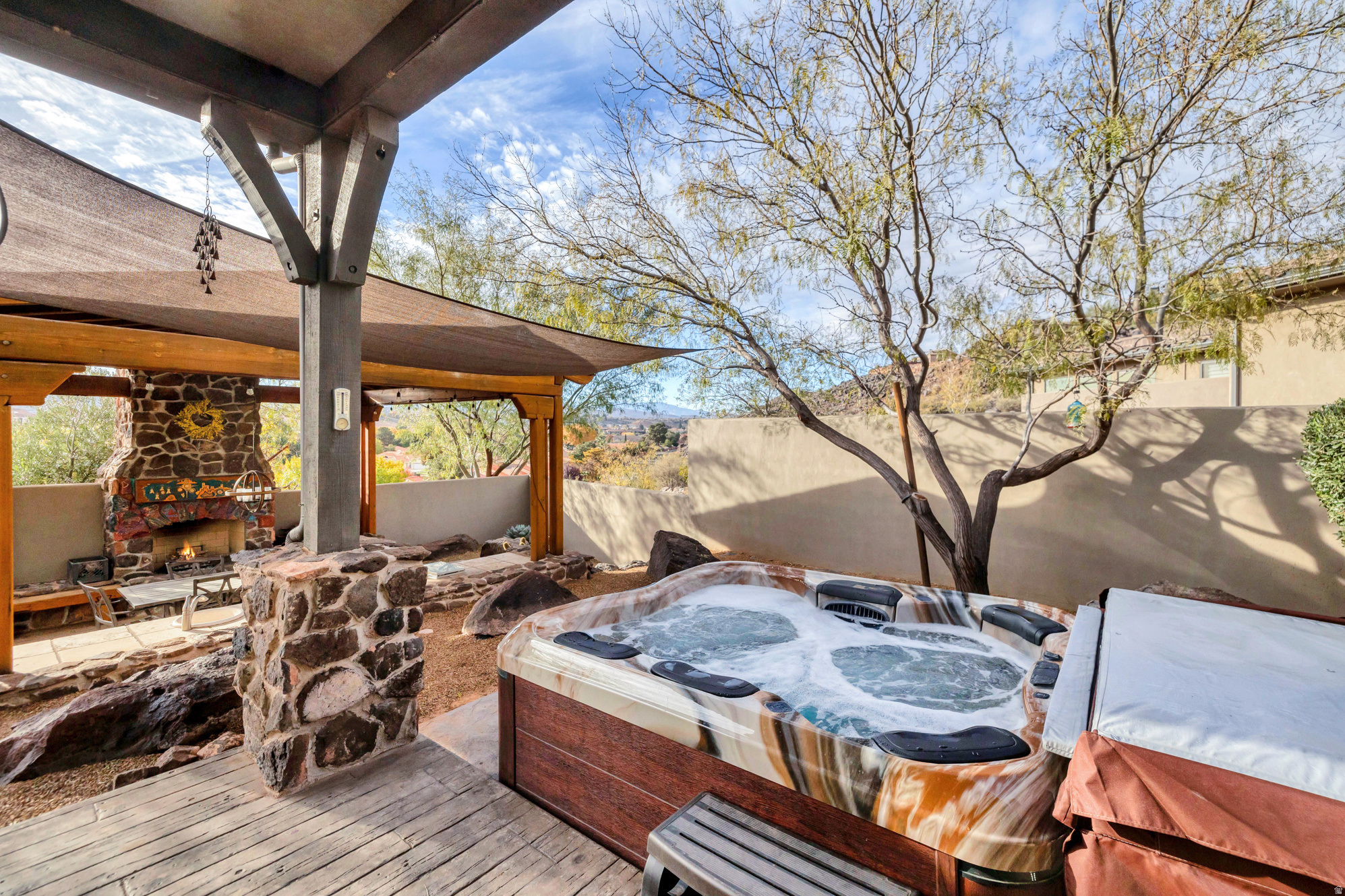 WHISPER RIDGE - Residential