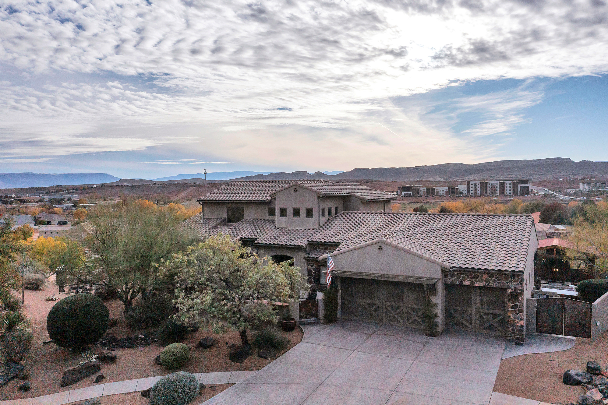 WHISPER RIDGE - Residential