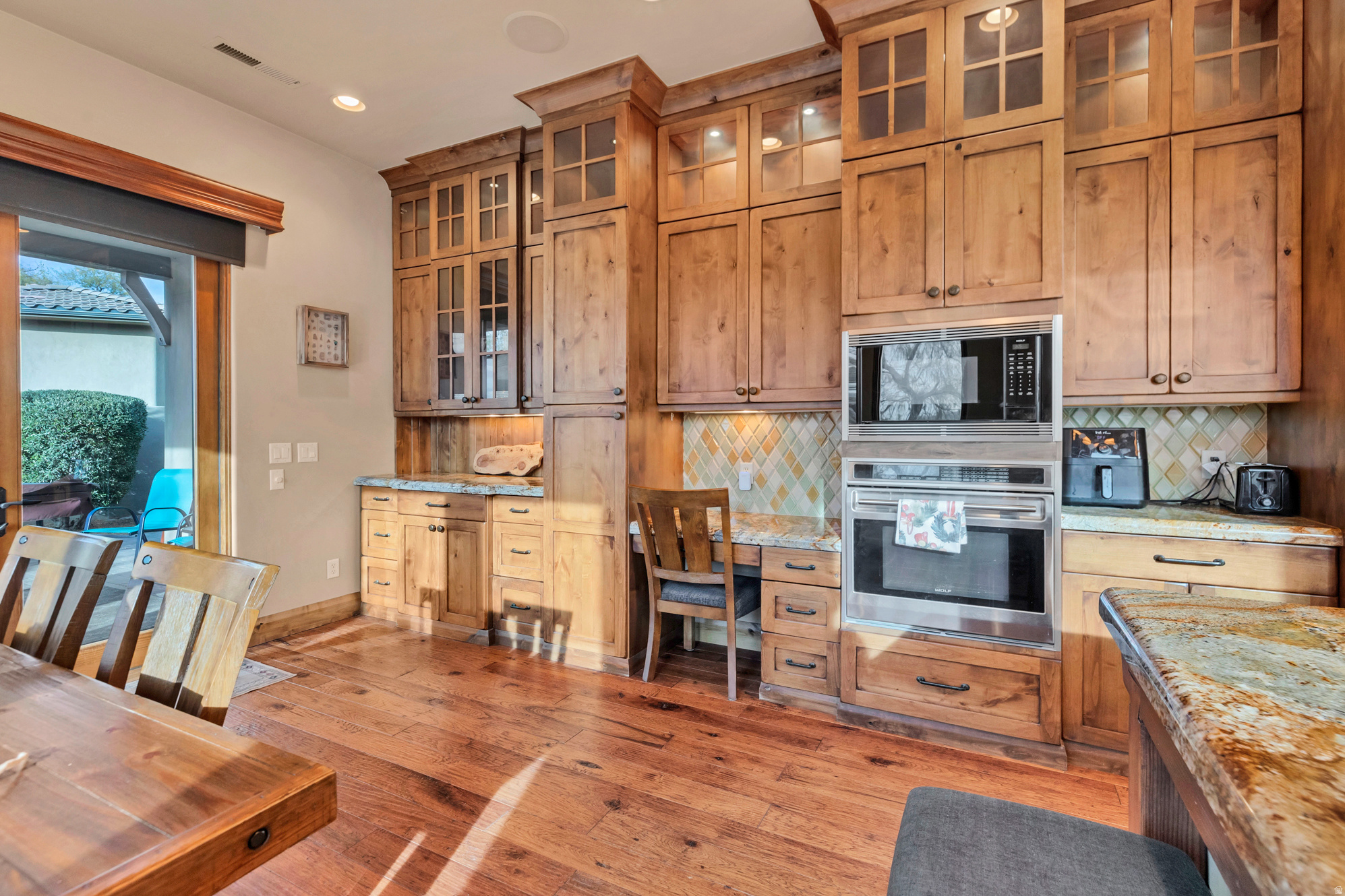 WHISPER RIDGE - Residential