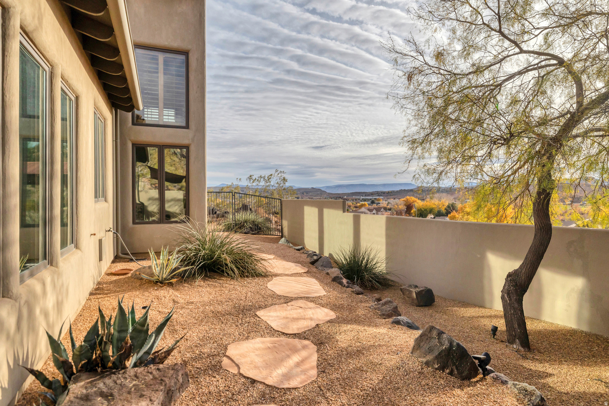 WHISPER RIDGE - Residential