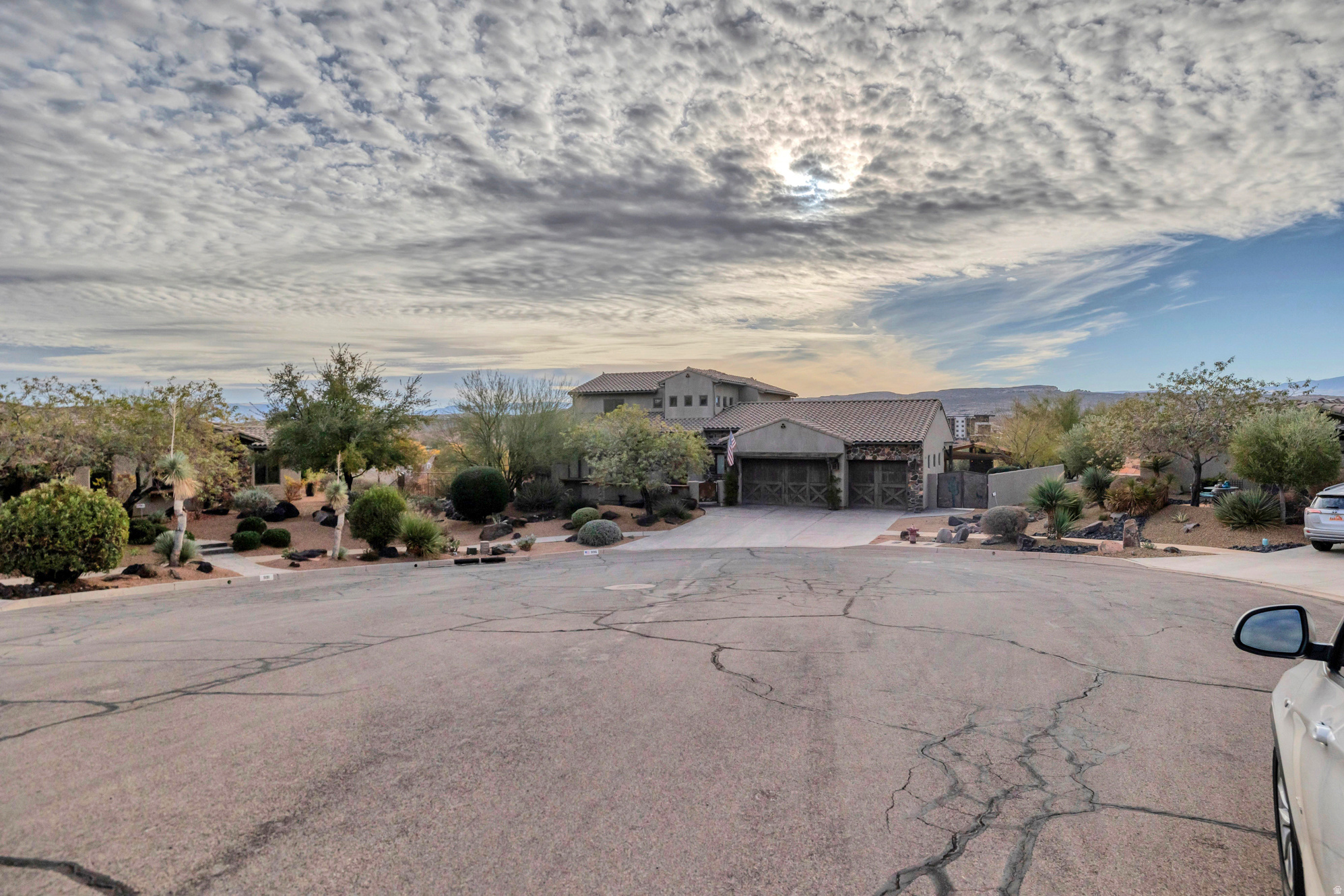 WHISPER RIDGE - Residential