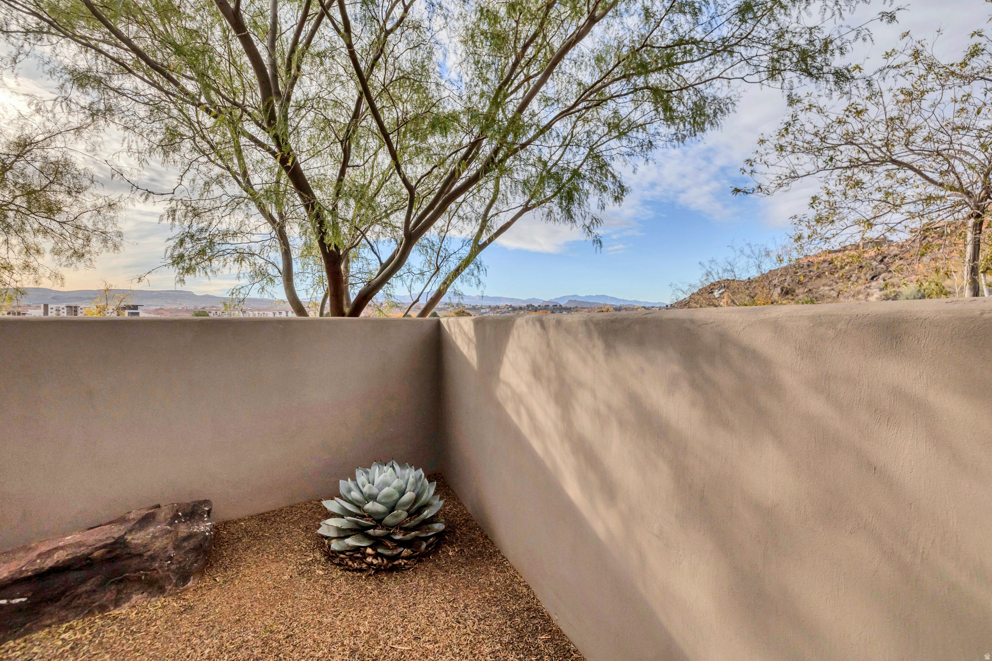 WHISPER RIDGE - Residential