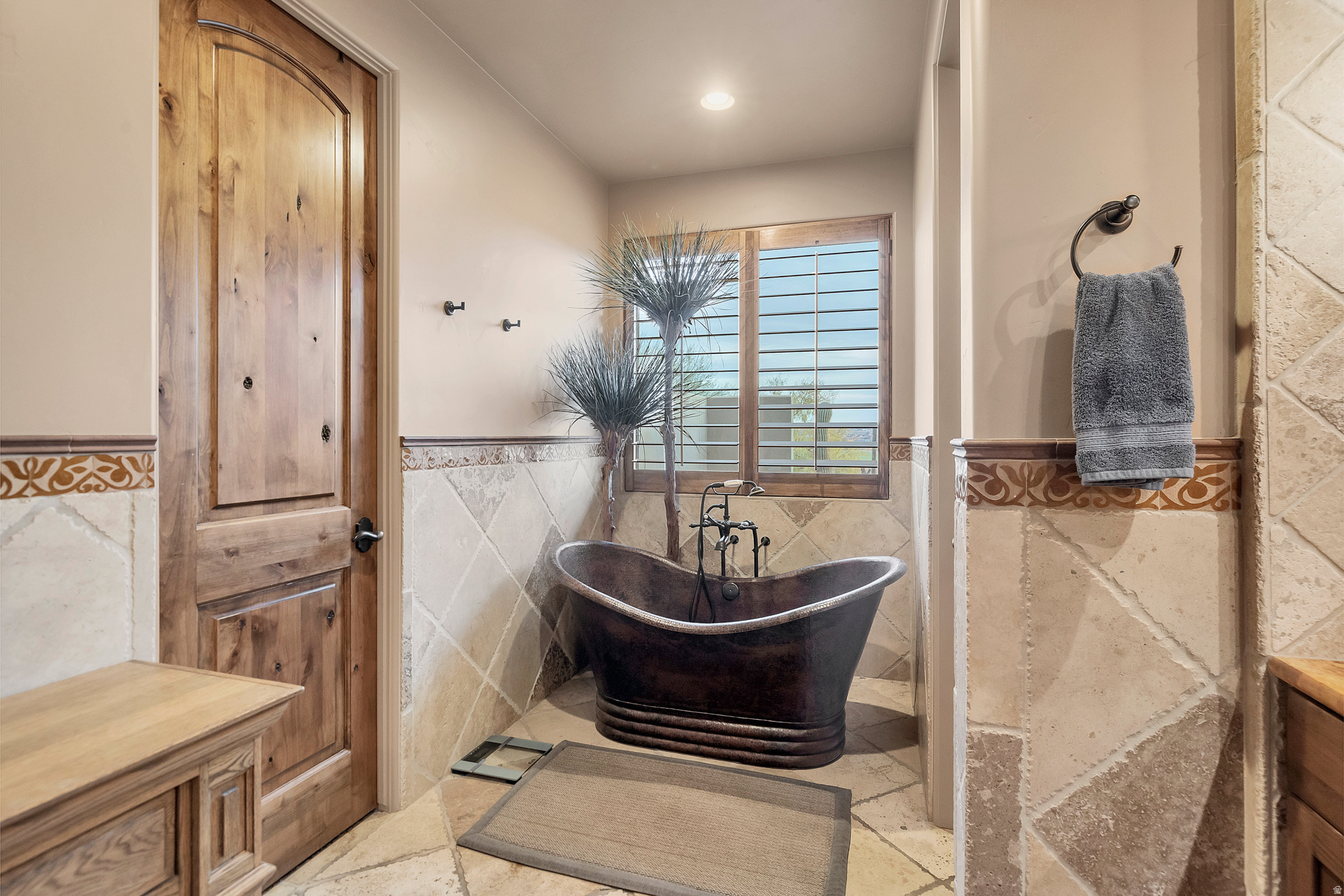 WHISPER RIDGE - Residential