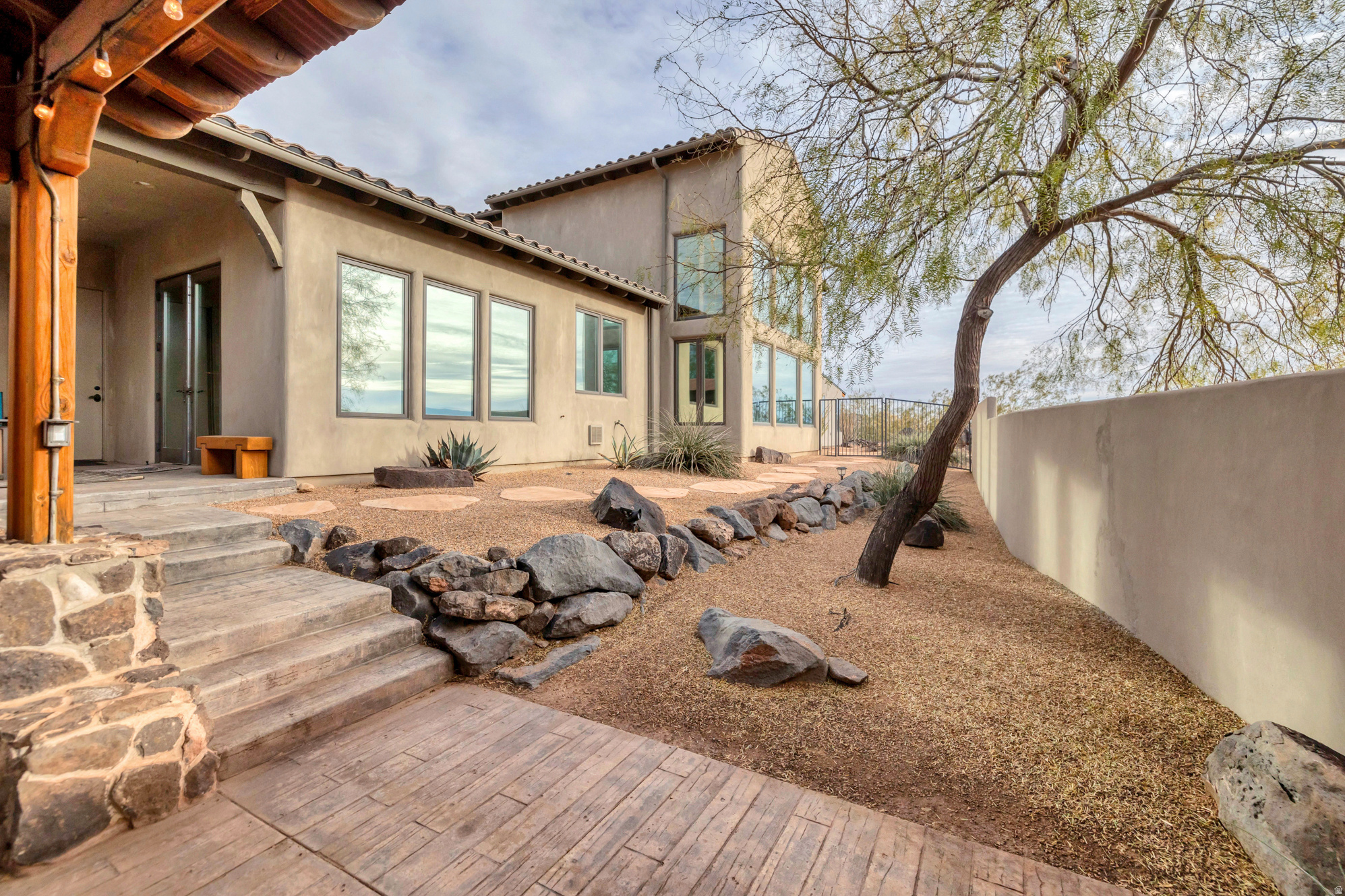 WHISPER RIDGE - Residential