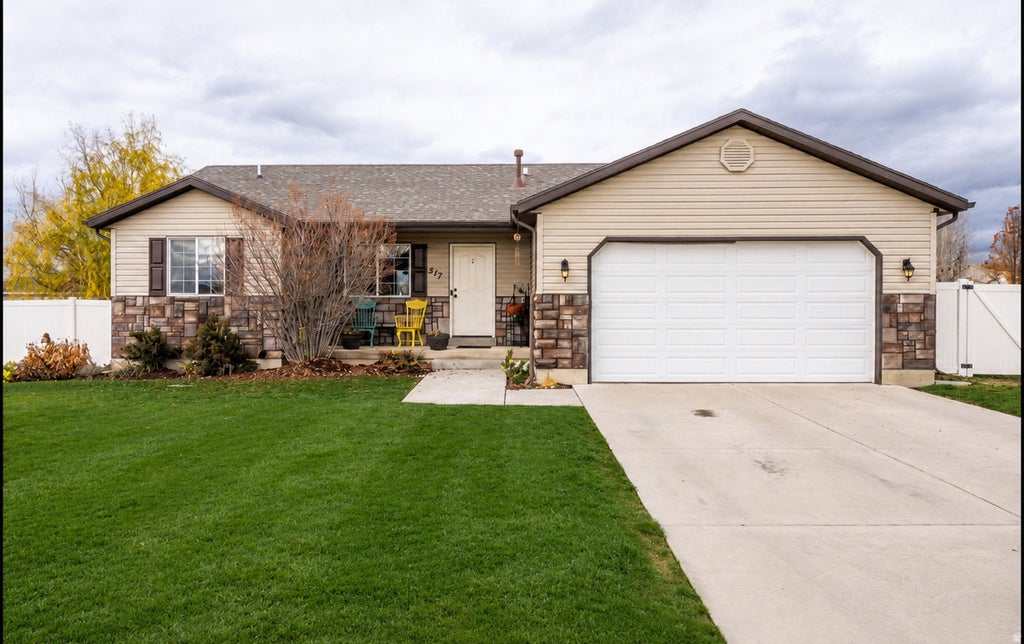Photo of 517 W 260 N, Smithfield, UT 84335 (MLS # 2173924)