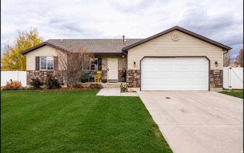 Homes For Sale - 517 W 260<br/> Smithfield, UT 84335