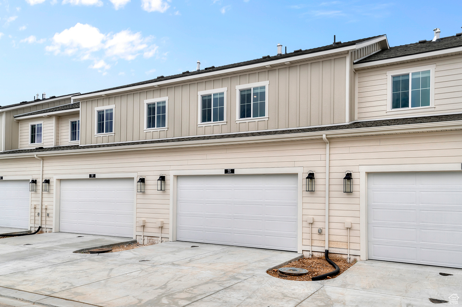 FRANCIS COMMON TOWNS 305 - Residential
