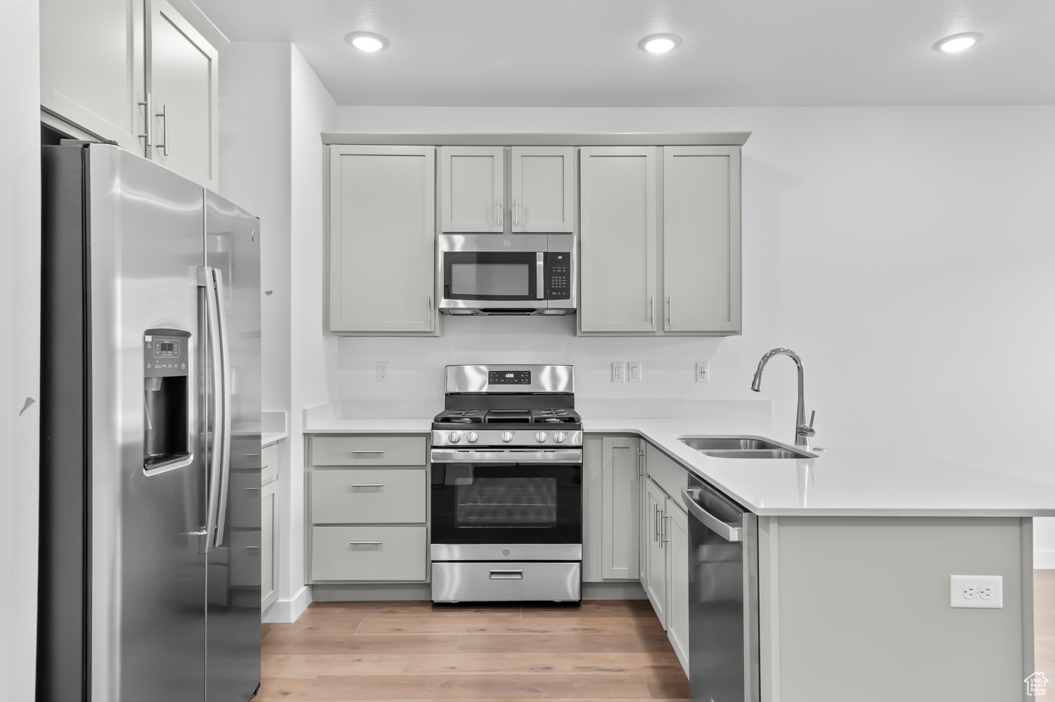 FRANCIS COMMON TOWNS 305 - Residential